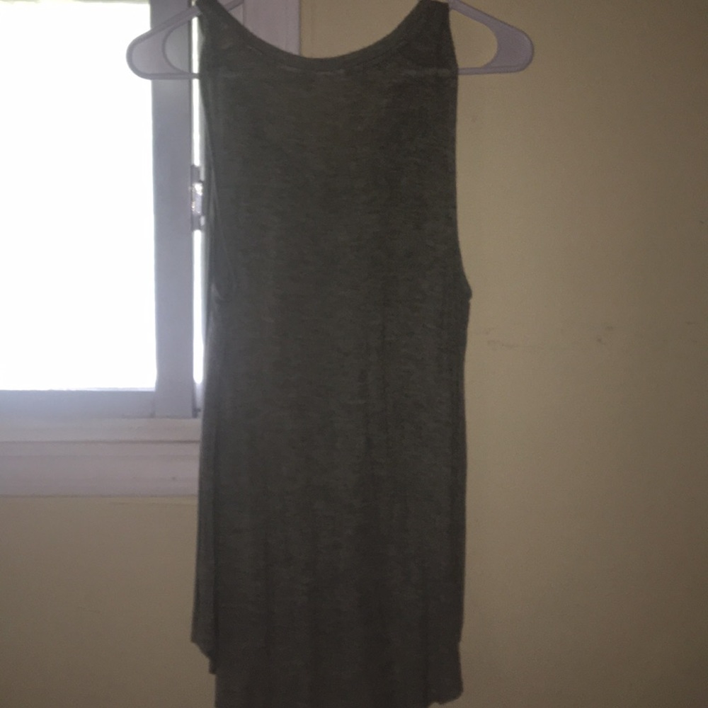 No sleeve shirt